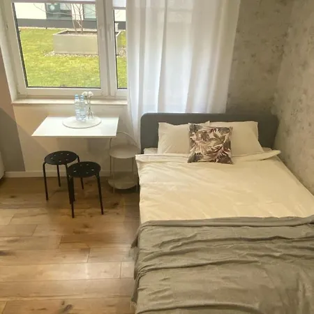Enes Legnicka Street A Apartamento Wrocław