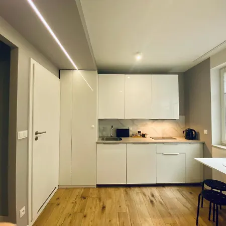 Enes Legnicka Street A Apartamento