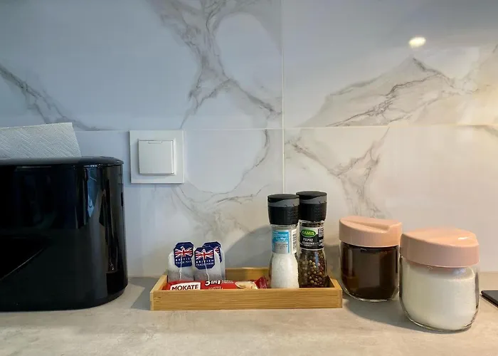 Enes Legnicka Street A דירה