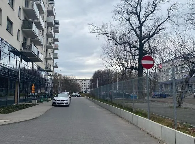 Enes Legnicka Street A דירה