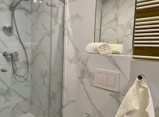 Enes Legnicka Street A דירה